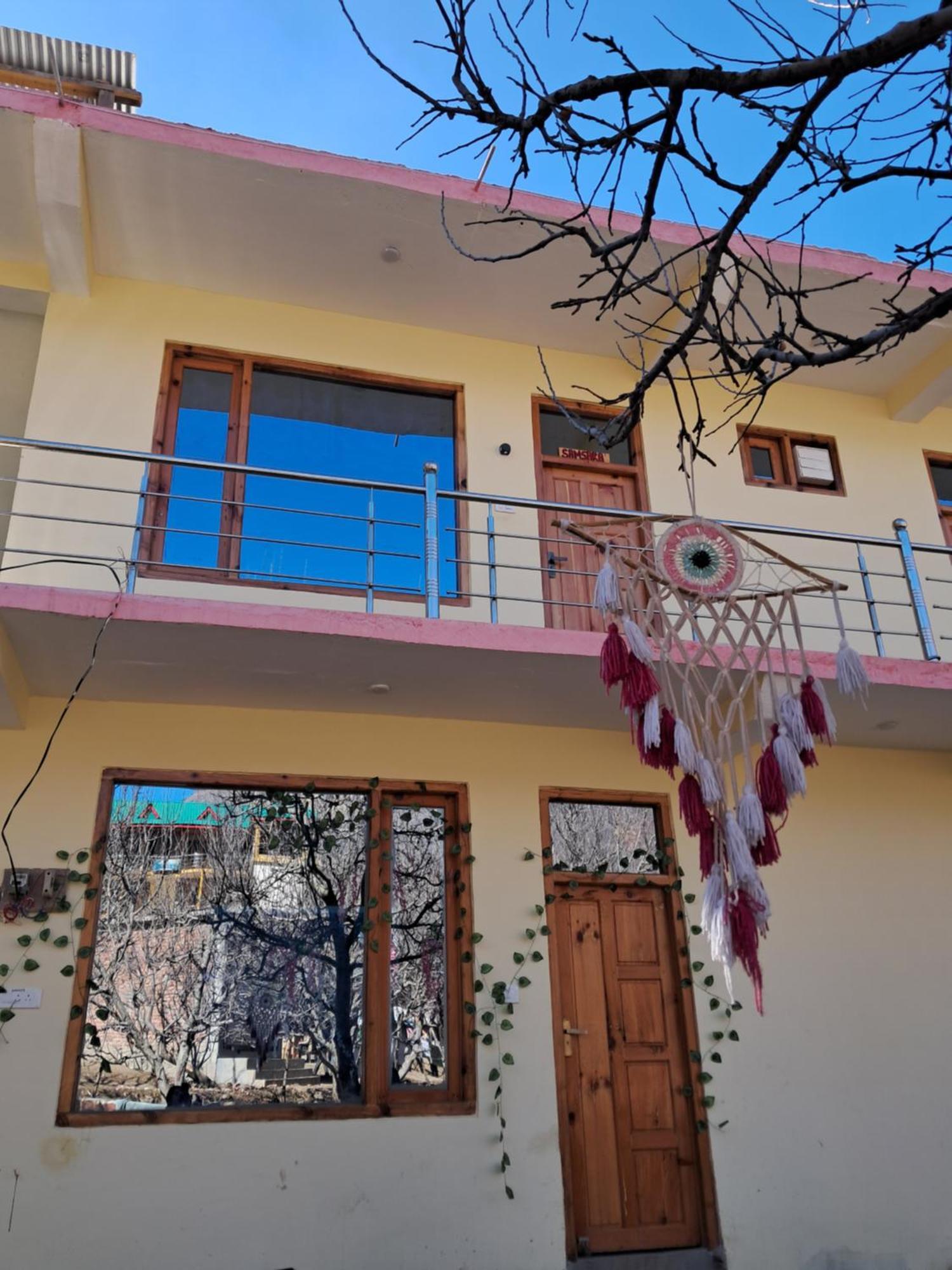 Shalom Guesthouse And Cafe Kalgha Bagian luar foto
