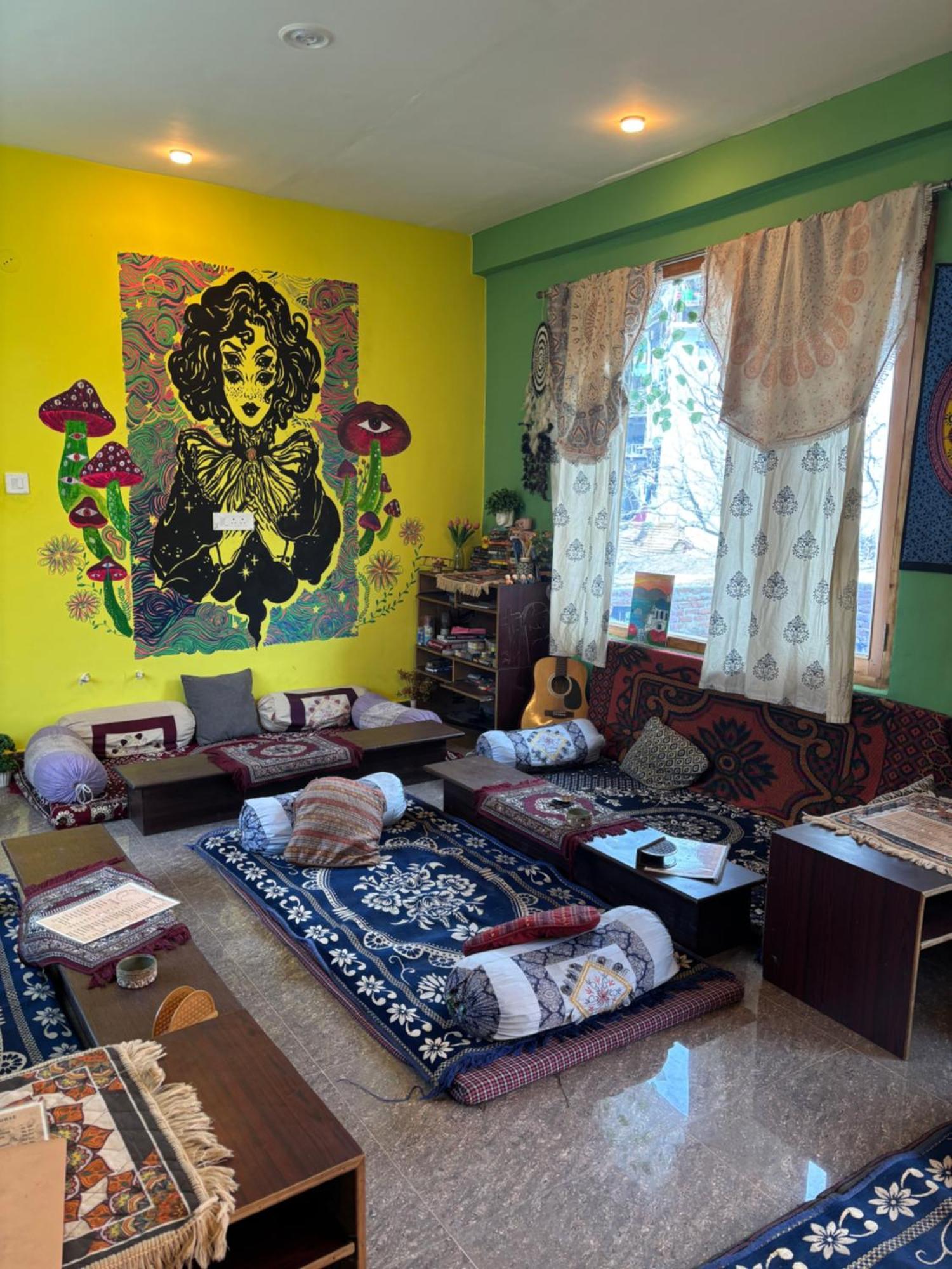 Shalom Guesthouse And Cafe Kalgha Bagian luar foto