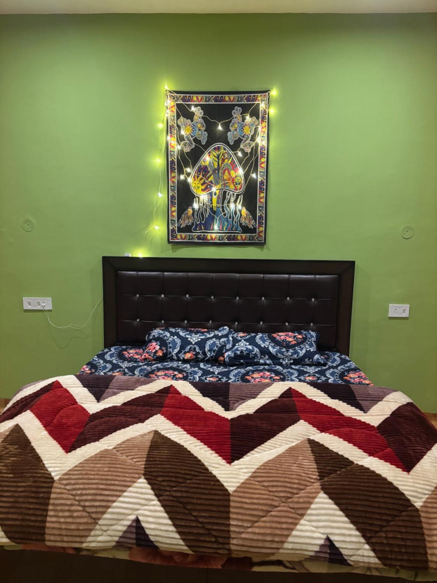 Shalom Guesthouse And Cafe Kalgha Bagian luar foto