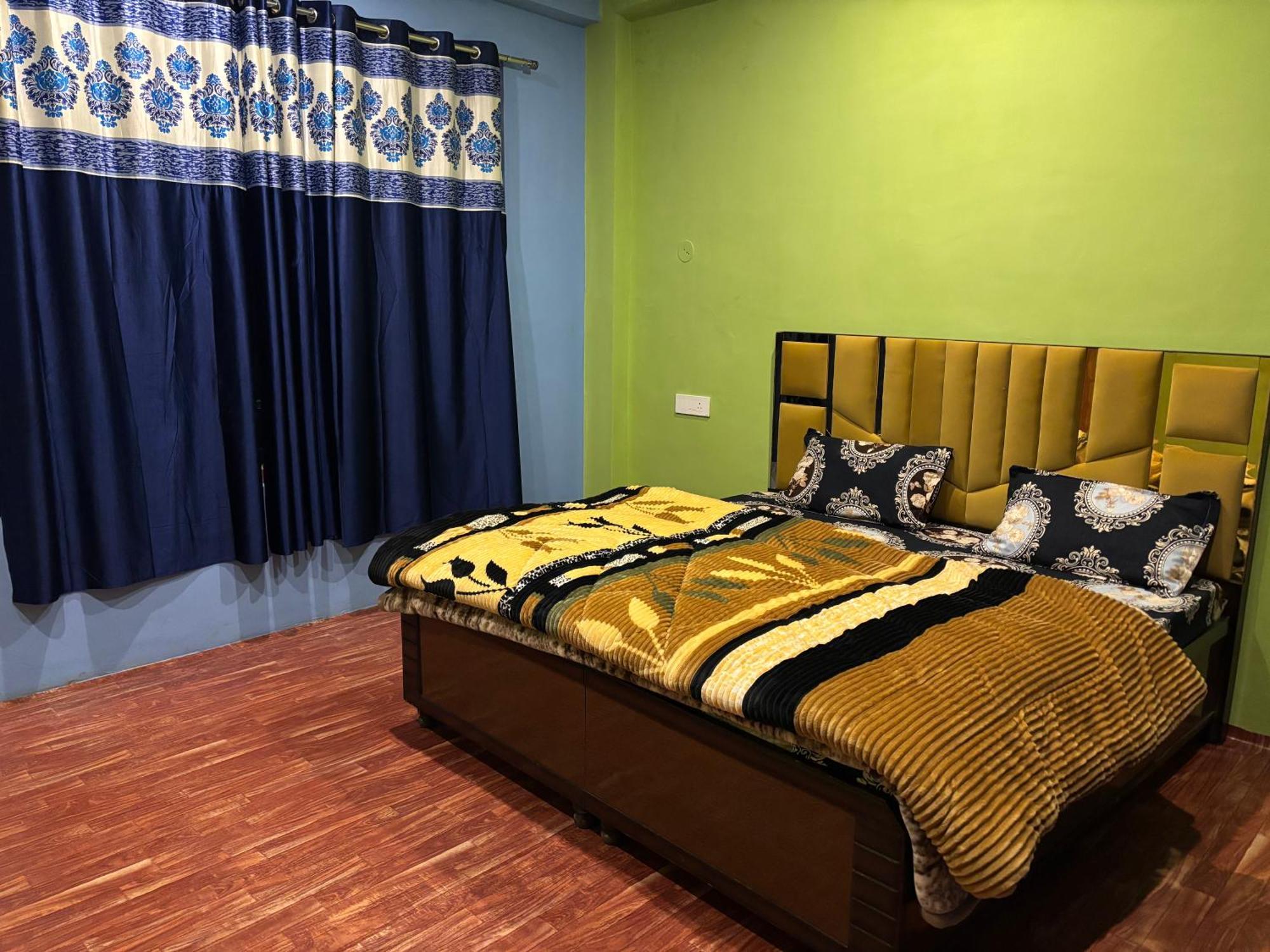 Shalom Guesthouse And Cafe Kalgha Bagian luar foto